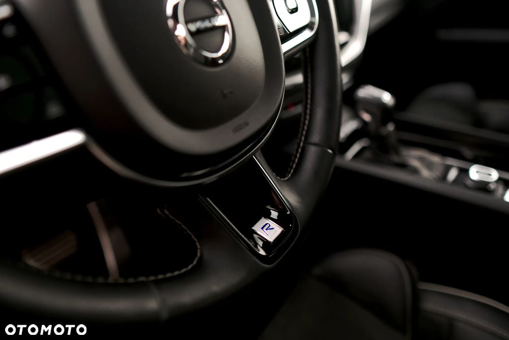 Volvo XC 60 T6 AWD Geartronic RDesign - 25