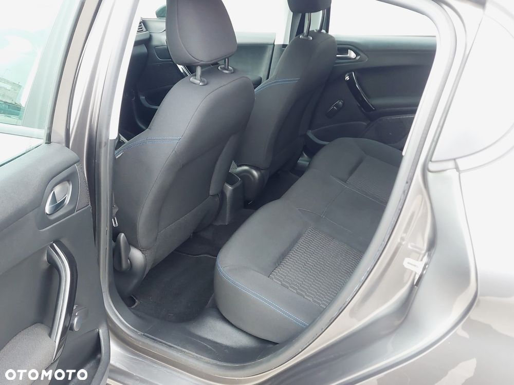 Peugeot 208 - 20