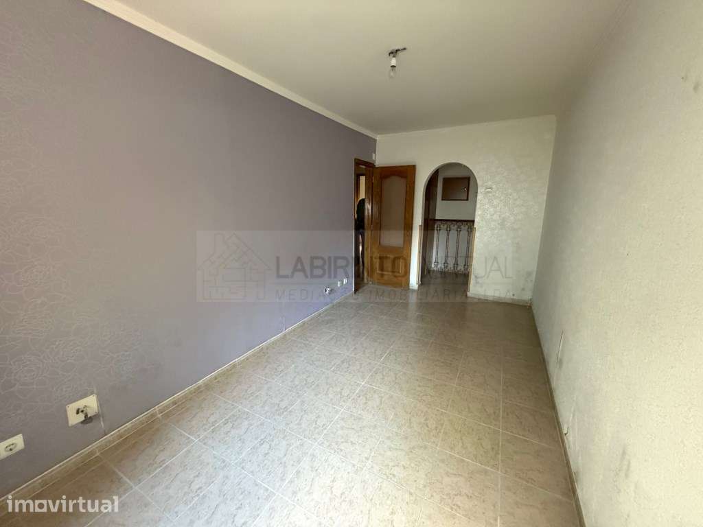 Vende-se T2 em Benfica - Lisboa - Grande imagem: 5/11