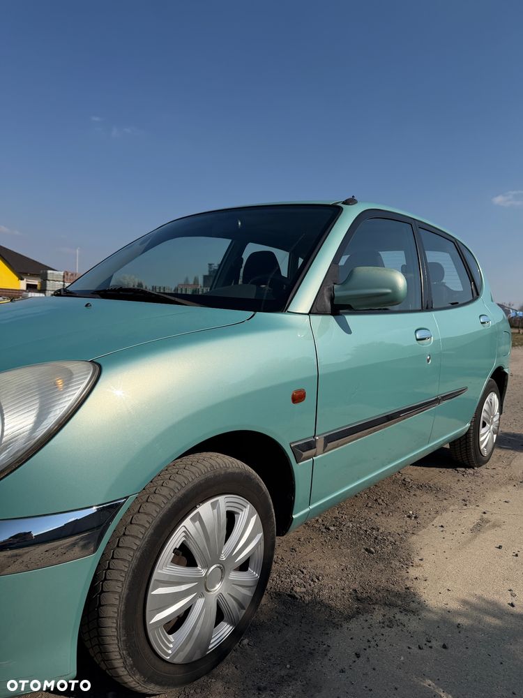 Daihatsu Sirion - 15