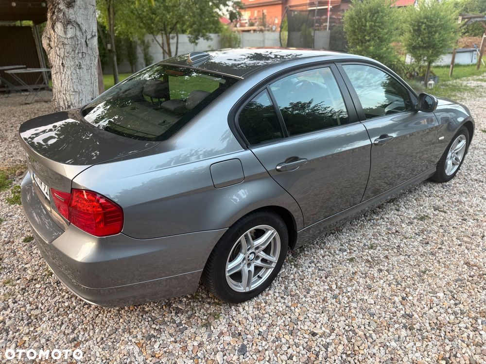 BMW Seria 3 320i Edition Exclusive - 11