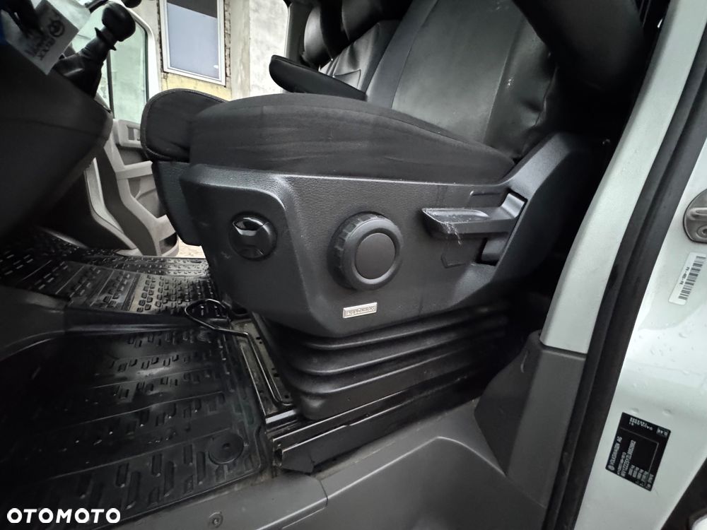 Volkswagen CRAFTER FOTEL PNEUMATYCZNY KAMERA NAWIGACJA KLIMATYZACJA TEMPOMAT, świeżo sprowadzony, OKAZJA !!!! - 9