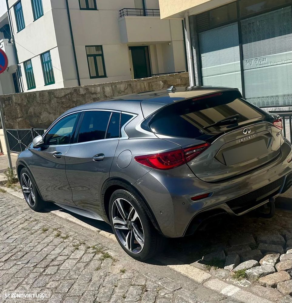 Infiniti Q30 - 2