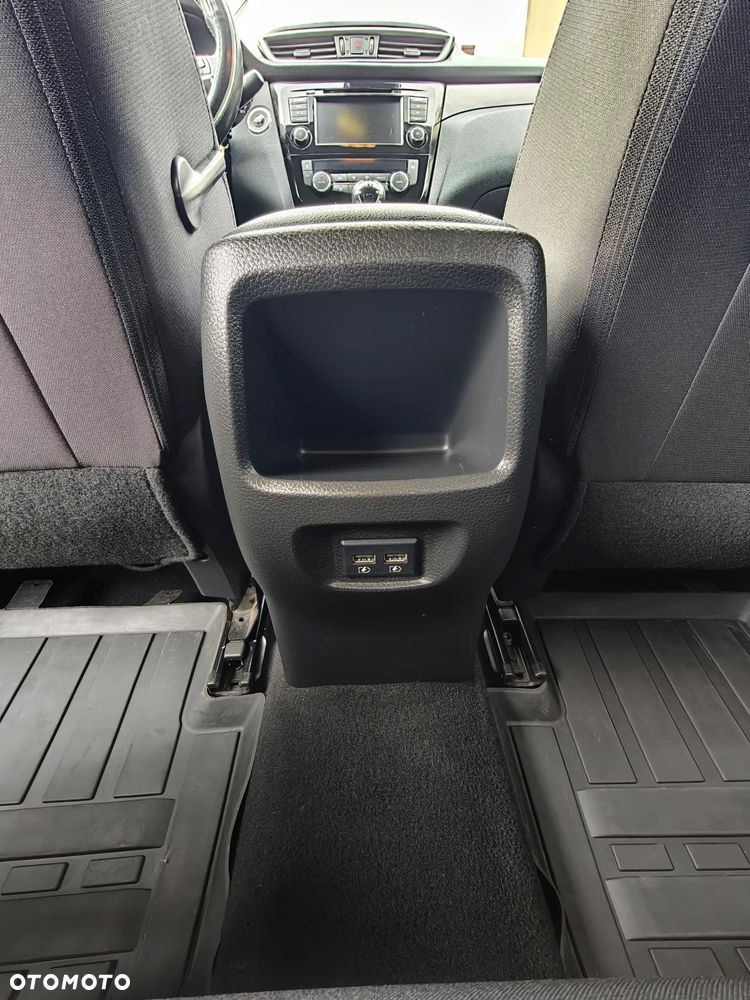 Nissan Qashqai 1.5 dCi N-Connecta - 26