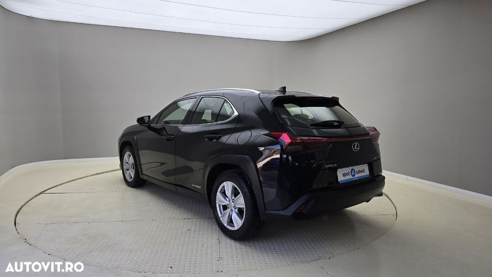 Lexus UX - 9