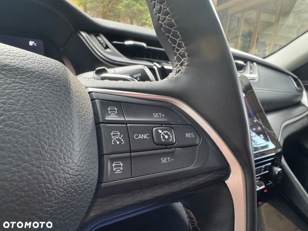 Jeep Grand Cherokee - 26