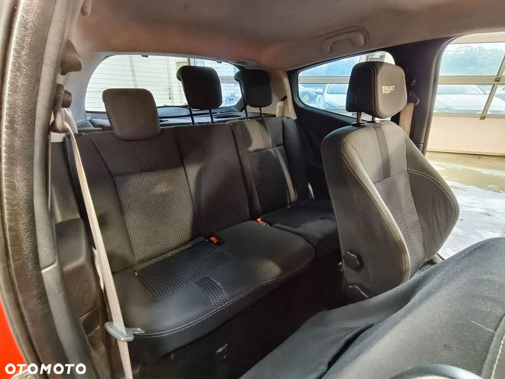 Renault Clio - 15