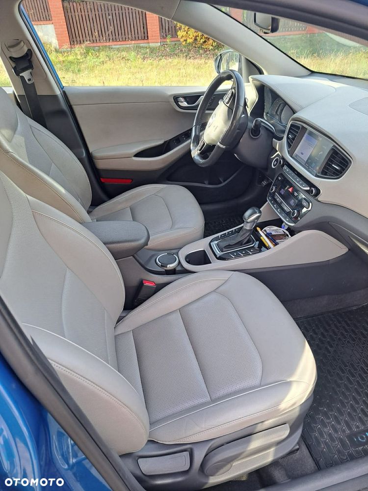 Hyundai IONIQ Hybrid Platinum - 8