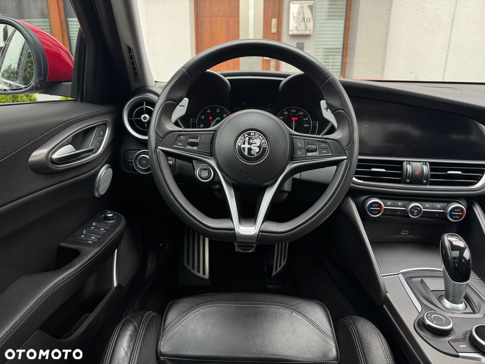 Alfa Romeo Giulia 2.0 Turbo 16V AT8 Veloce Ti - 11
