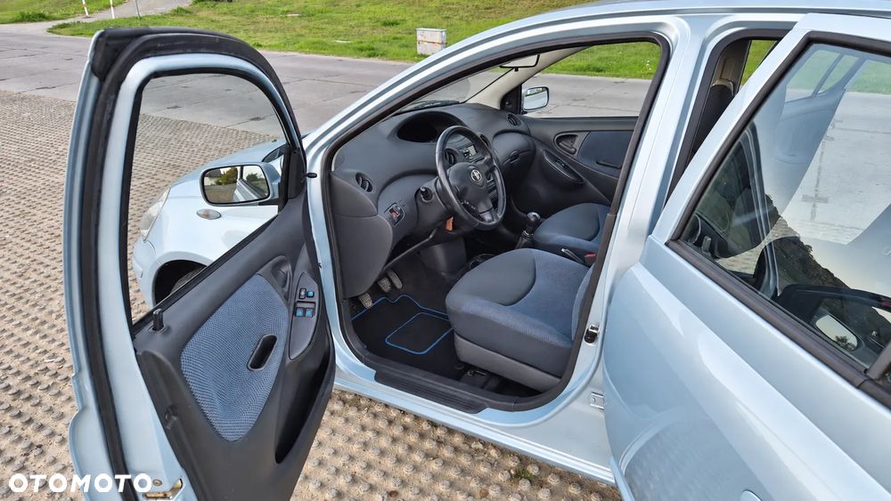 Toyota Yaris 1.0 Base - 9