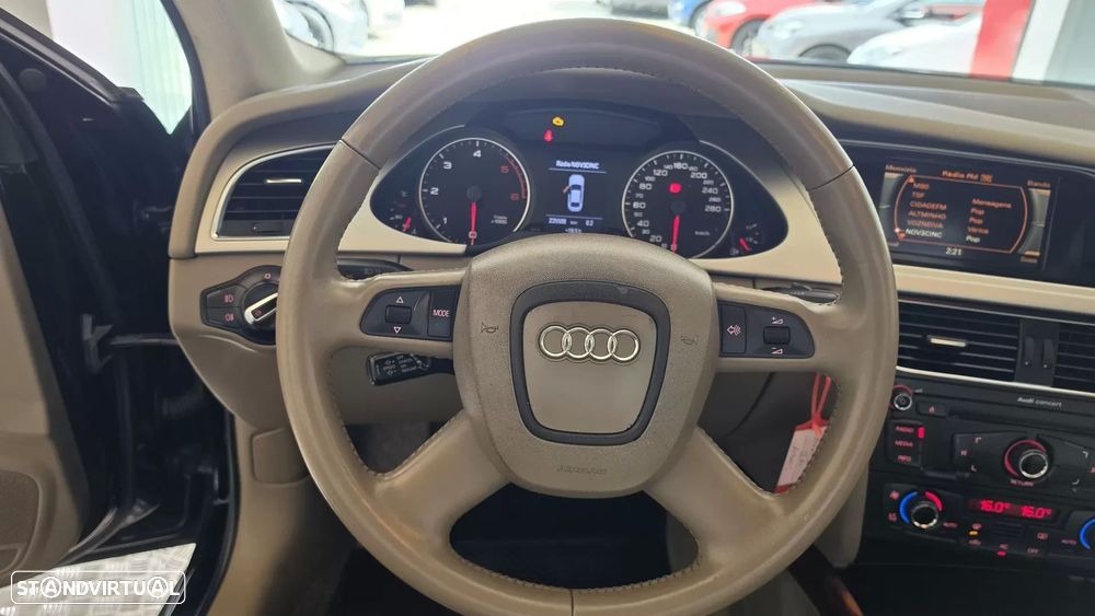 Audi A4 2.0 TDI exclusive - 36