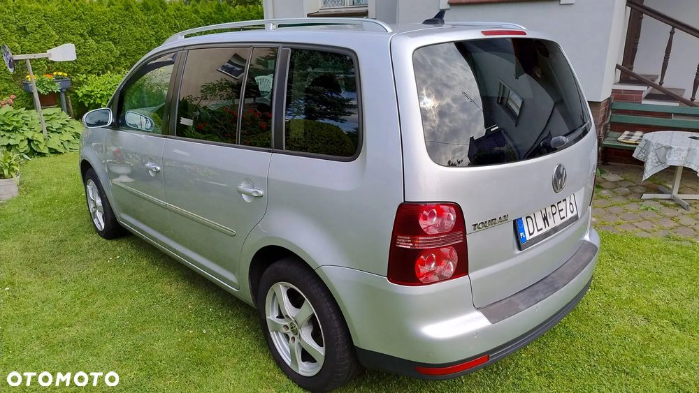 Volkswagen Touran - 9