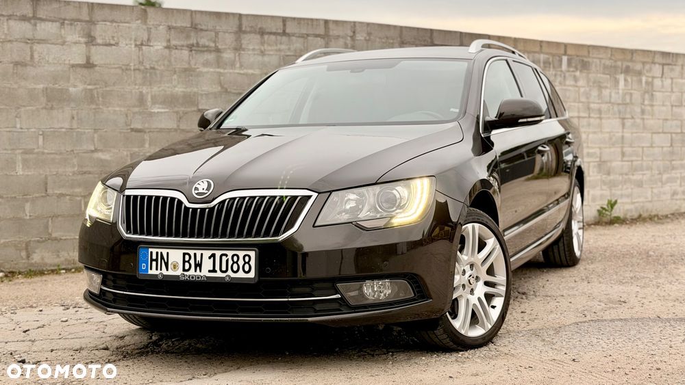 Skoda Superb 2.0 TDI DSG Exclusive - 2