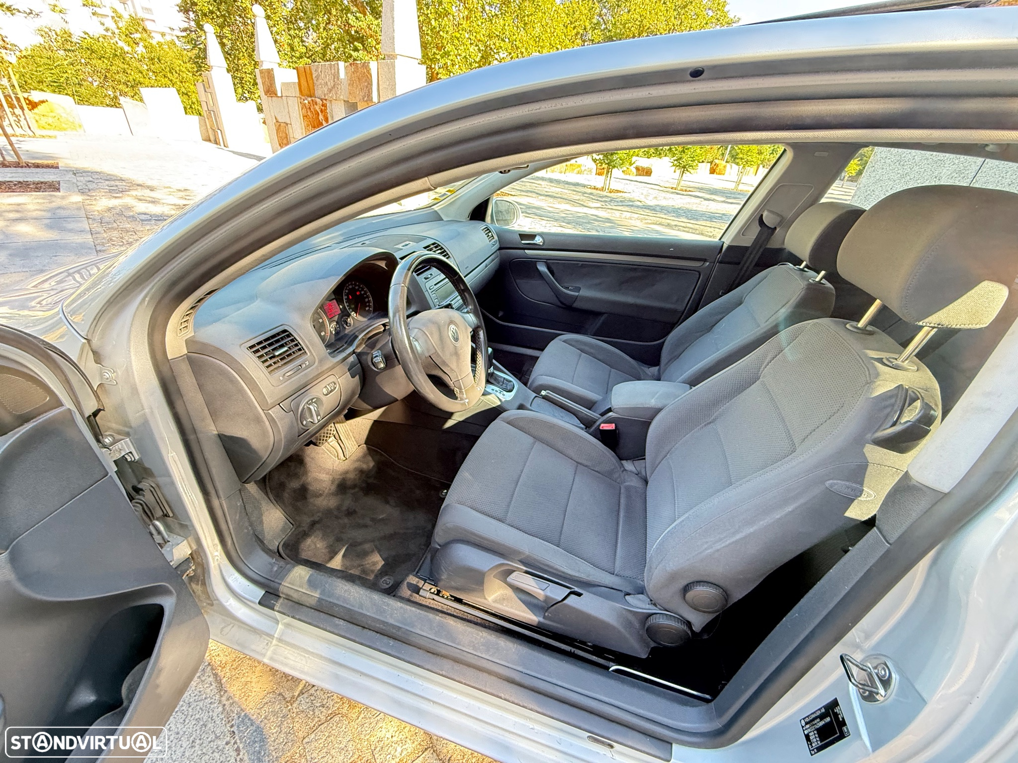 VW Golf 2.0 TDi Sport DSG - 14