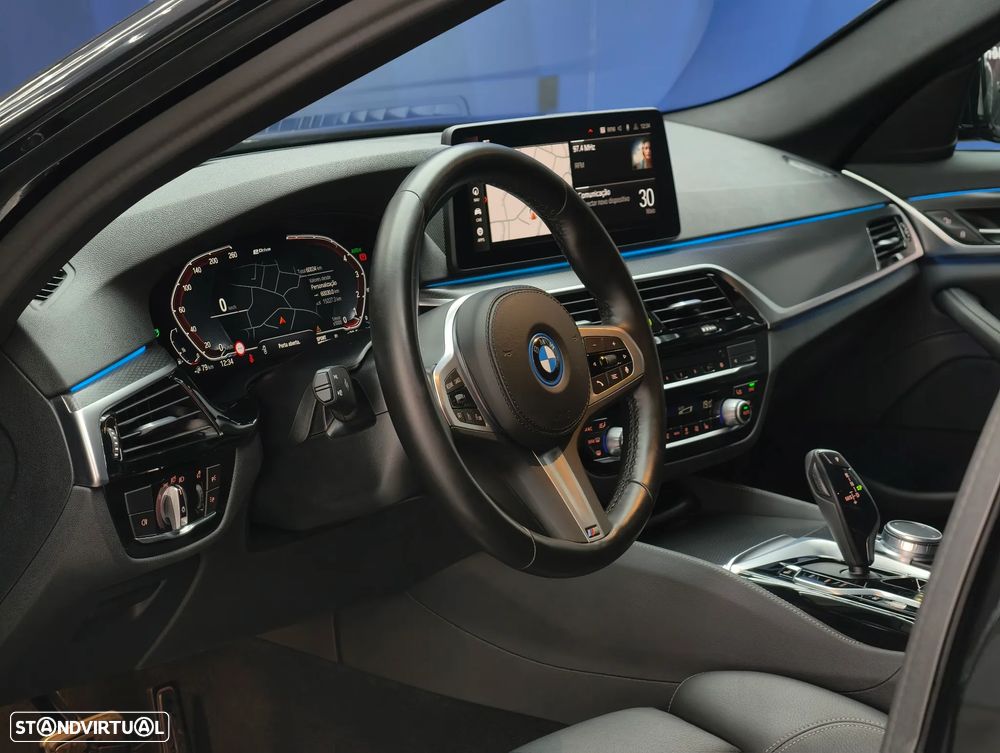 BMW 530 e Pack M - 34
