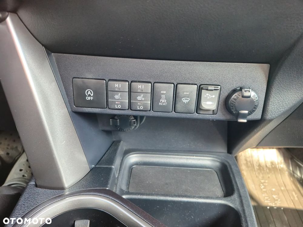 Toyota RAV4 - 16