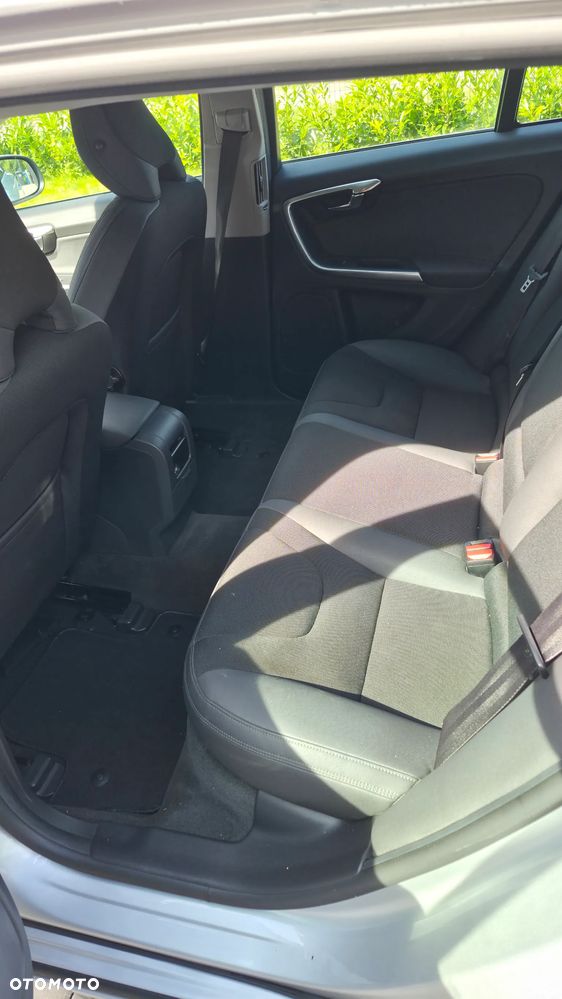 Volvo V60 D3 Geartronic Summum - 11