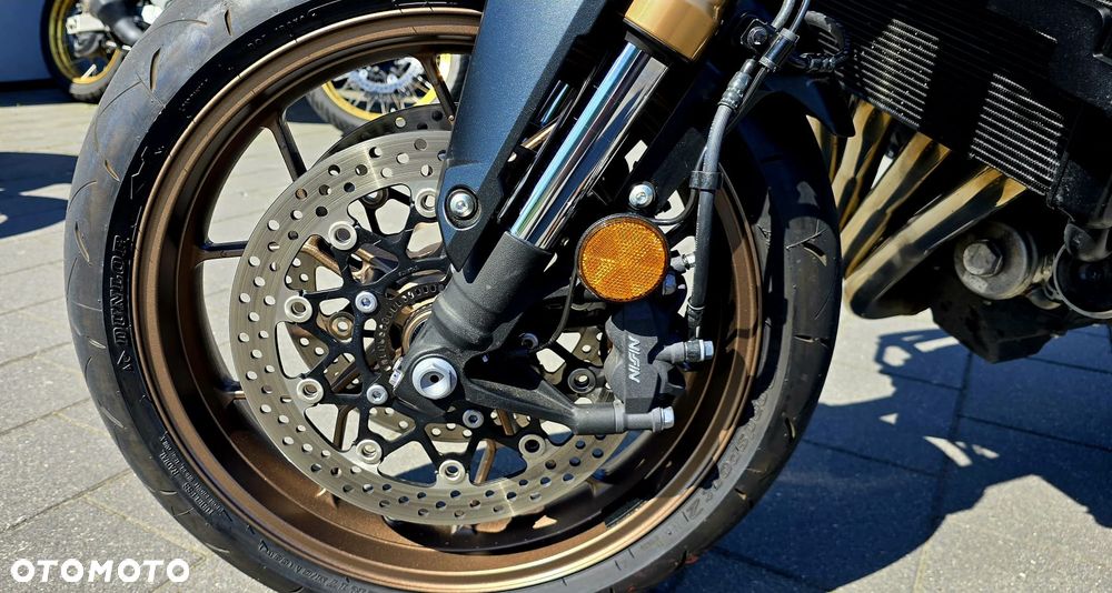 Honda CB - 12