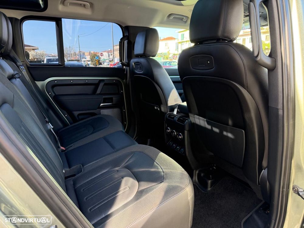 Land Rover Defender 2.0 D 110 AWD S - 19