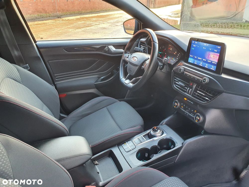 Ford Focus 1.5 EcoBlue STart-Stopp-System ST-LINE X - 9