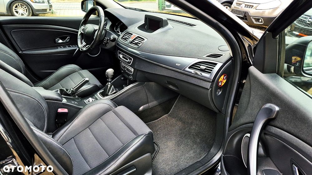 Renault Megane TCe 180 GT - 37