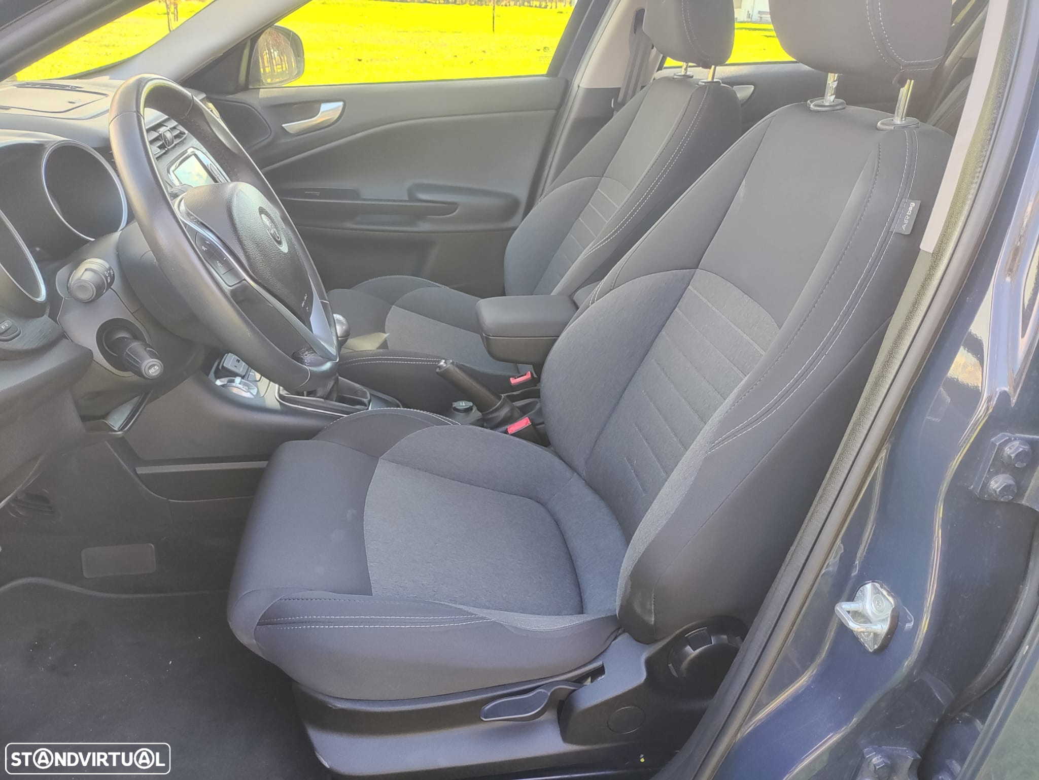 Alfa Romeo Giulietta 1.6 JTDm Distinctive 57X - 25