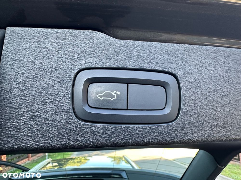Volvo V60 D3 Drive-E Momentum - 33