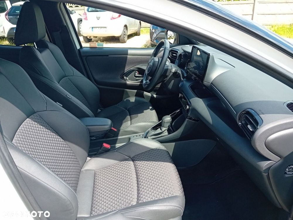Toyota Yaris Hybrid 1.5 Selection Style - 8