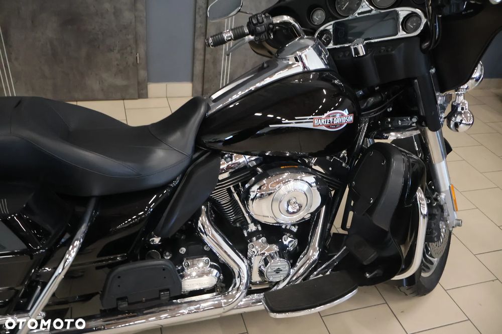 Harley-Davidson Touring Street Glide - 10