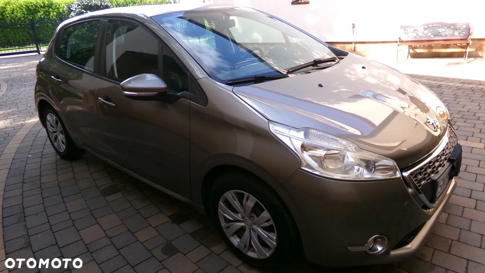 Peugeot 208 1.2 PureTech Style - 8