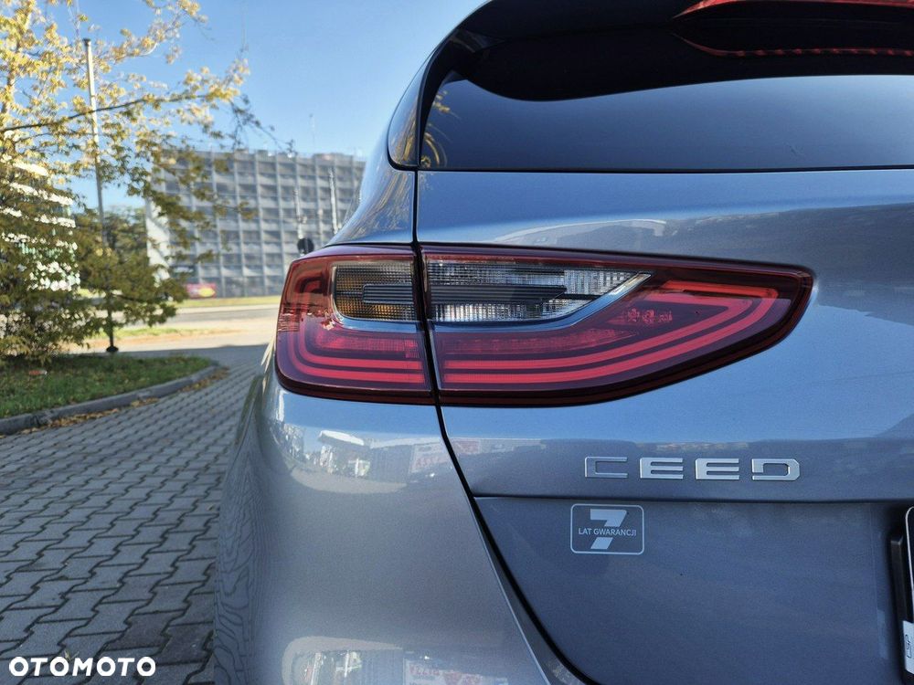 Kia Ceed - 16