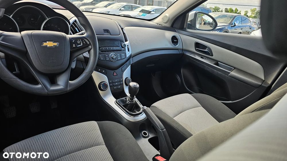 Chevrolet Cruze 1.6 LS - 7