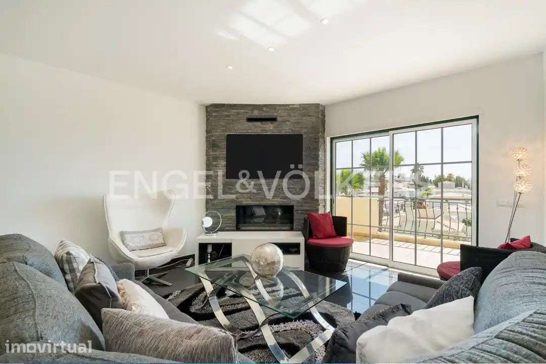 Magnífica penthouse renovada com vista mar, a pé da praia - Grande imagem: 5/30