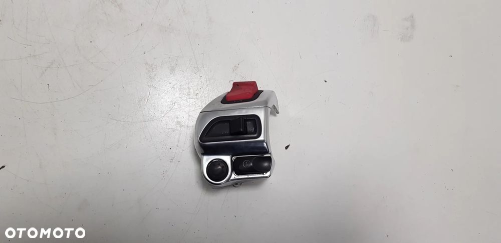 Piaggio MP3 350 HPE 18-22 Prawy Przełącznik - 4