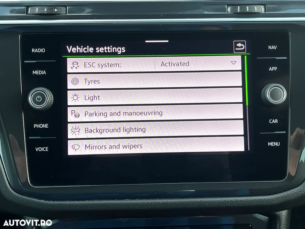 Volkswagen Tiguan - 25