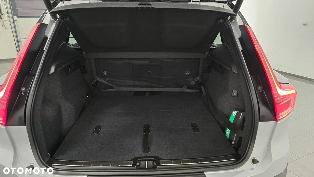 Volvo XC 40 D3 SCR R-Design - 11