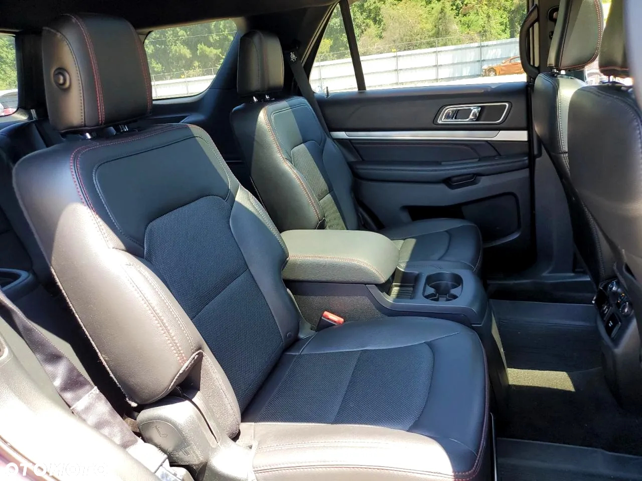 Ford Explorer EcoBoost Plug-in Hybrid ST-LINE - 12