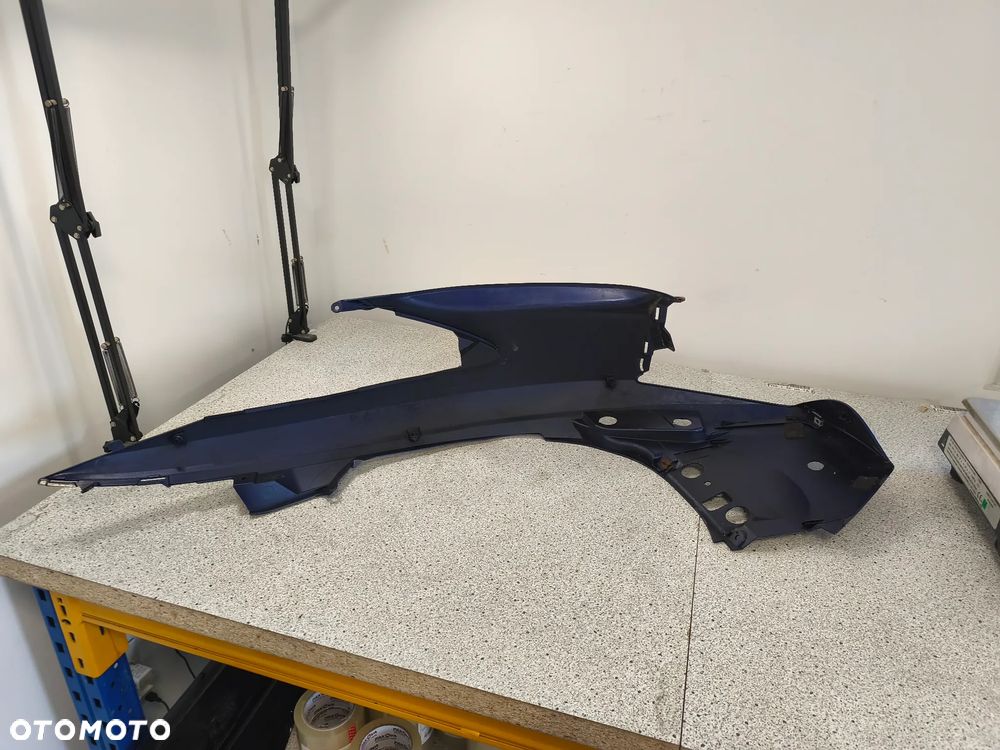 Owiewka, osłona, bok, boczek, zadupek ogon, łącznik zadupka Suzuki Burgman 125 - 19