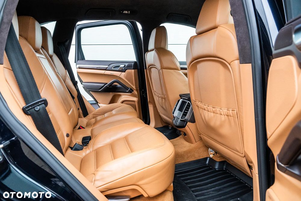 Porsche Cayenne Turbo - 23