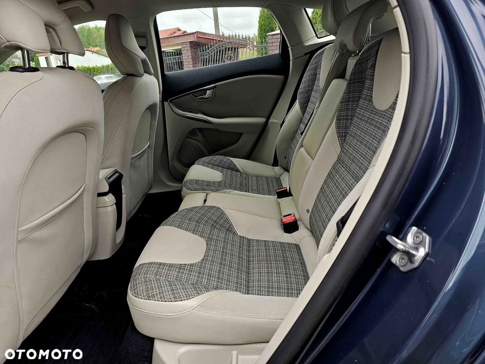 Volvo V40 Cross Country D2 Pro - 20