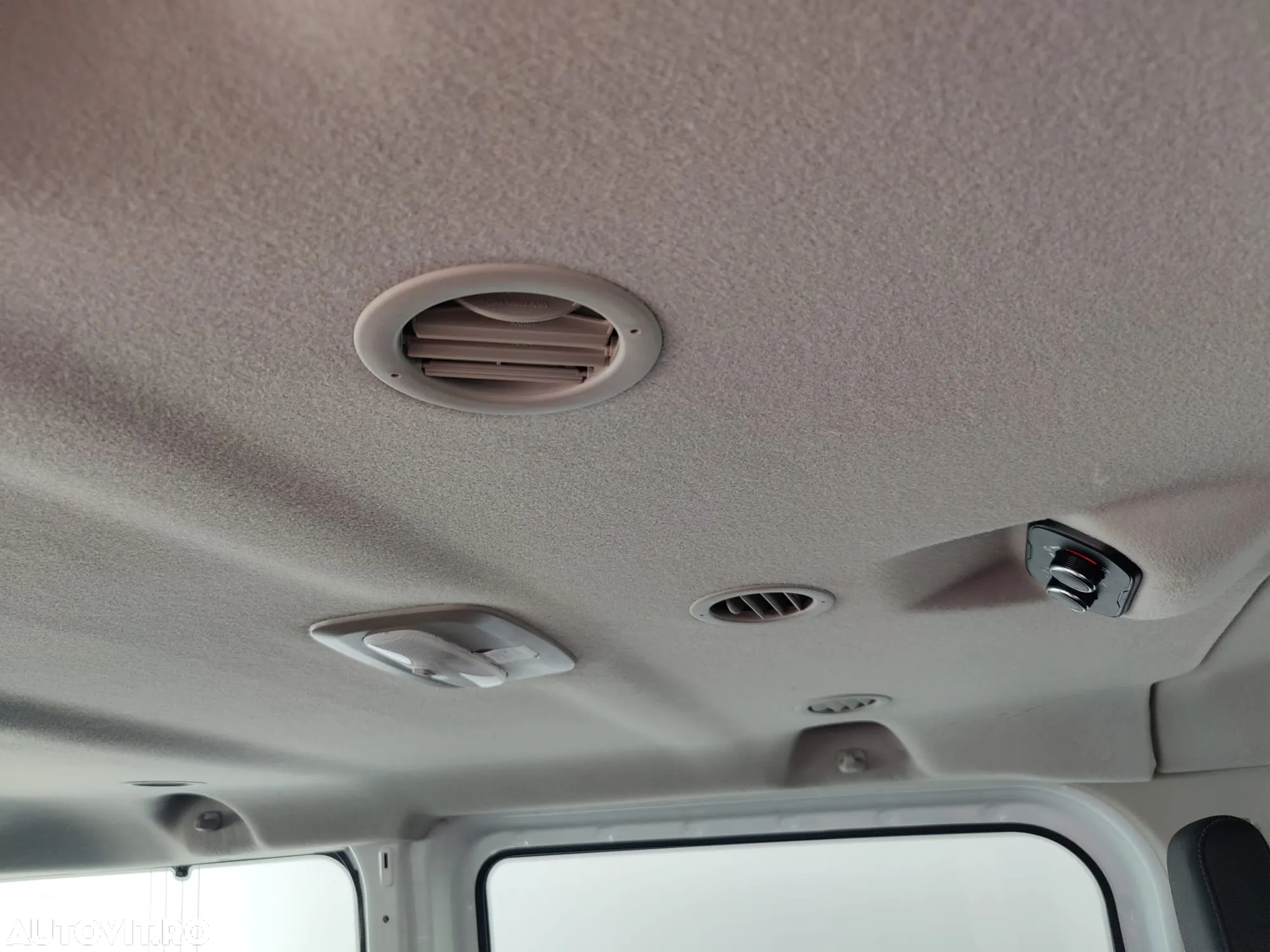 Ford Transit Custom Kombi 320 2.0 EcoBlue 130 CP L2H1 Trend Aut. - 19