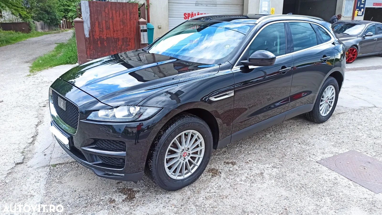 Jaguar F-Pace 25d AWD Pure - 2