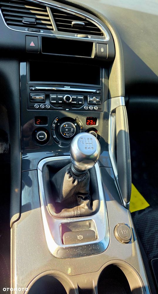 Peugeot 3008 1.6 HDi Premium - 11