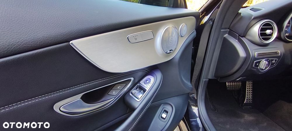 Mercedes-Benz Klasa C 200 4Matic 9G-TRONIC AMG Line - 13