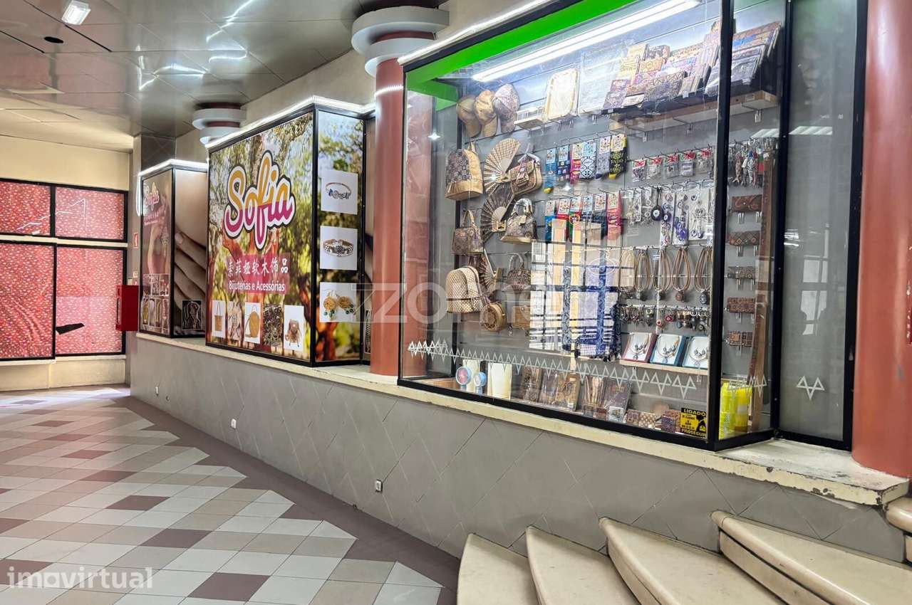 Loja no centro comercial da Mouraria - Grande imagem: 2/17
