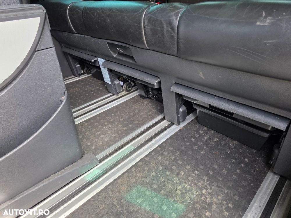 Volkswagen Multivan - 18