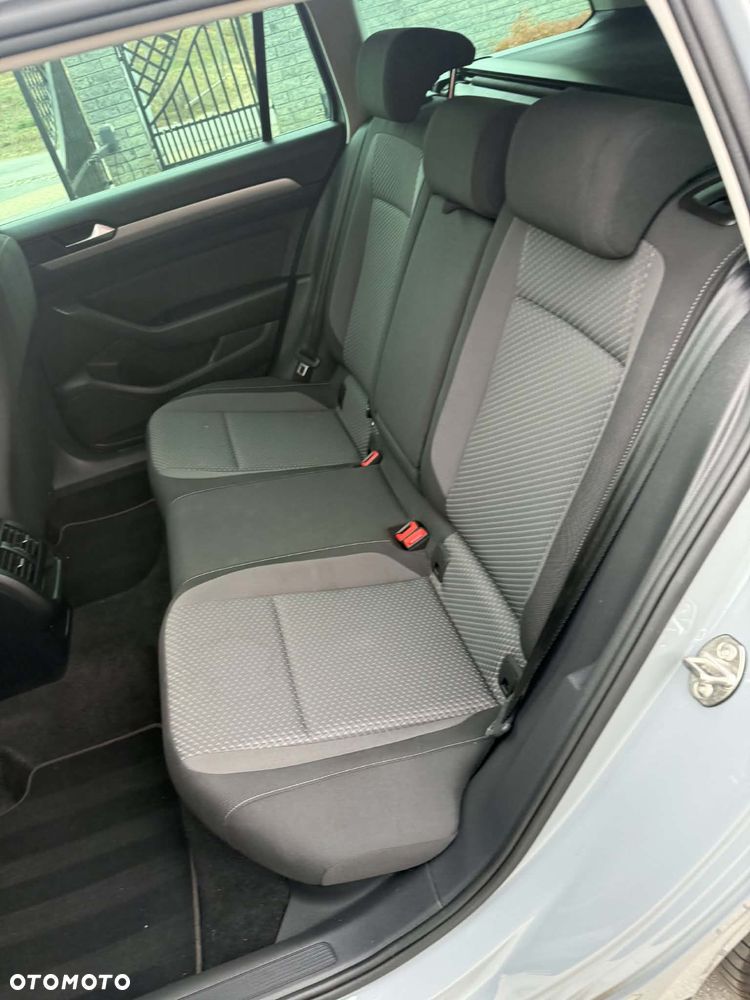 Volkswagen Passat 2.0 TDI SCR Style DSG - 9