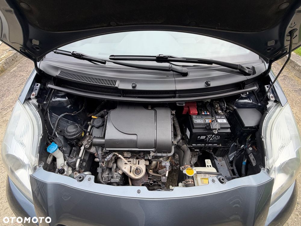 Toyota Yaris - 32