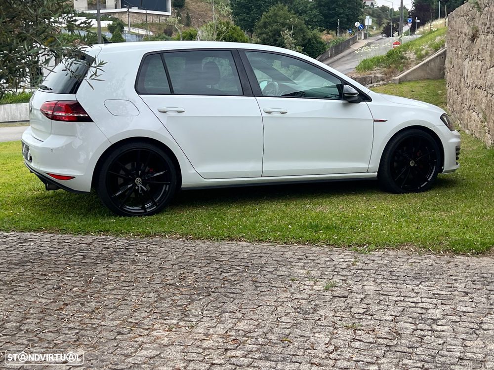 VW Golf 2.0 GTI DSG - 4