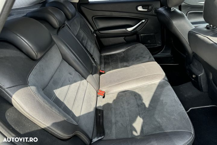 Aparatoare / Carenaj noroi fata dreapta Ford Mondeo MK4 [2007 - 2010] - 8